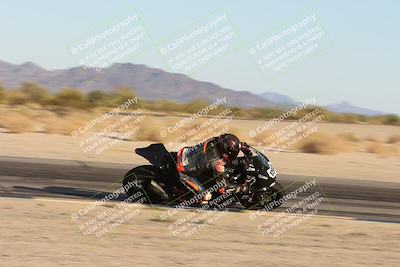 media/Nov-02-2025-CVMA (Sun) [[337aff29ab]]/Race 18-Supersport Middleweight/